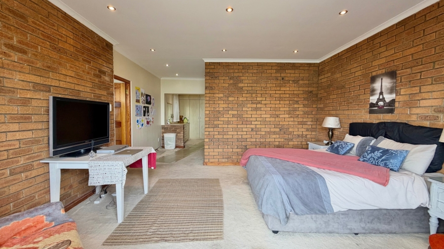 3 Bedroom Property for Sale in Mountainside Western Cape